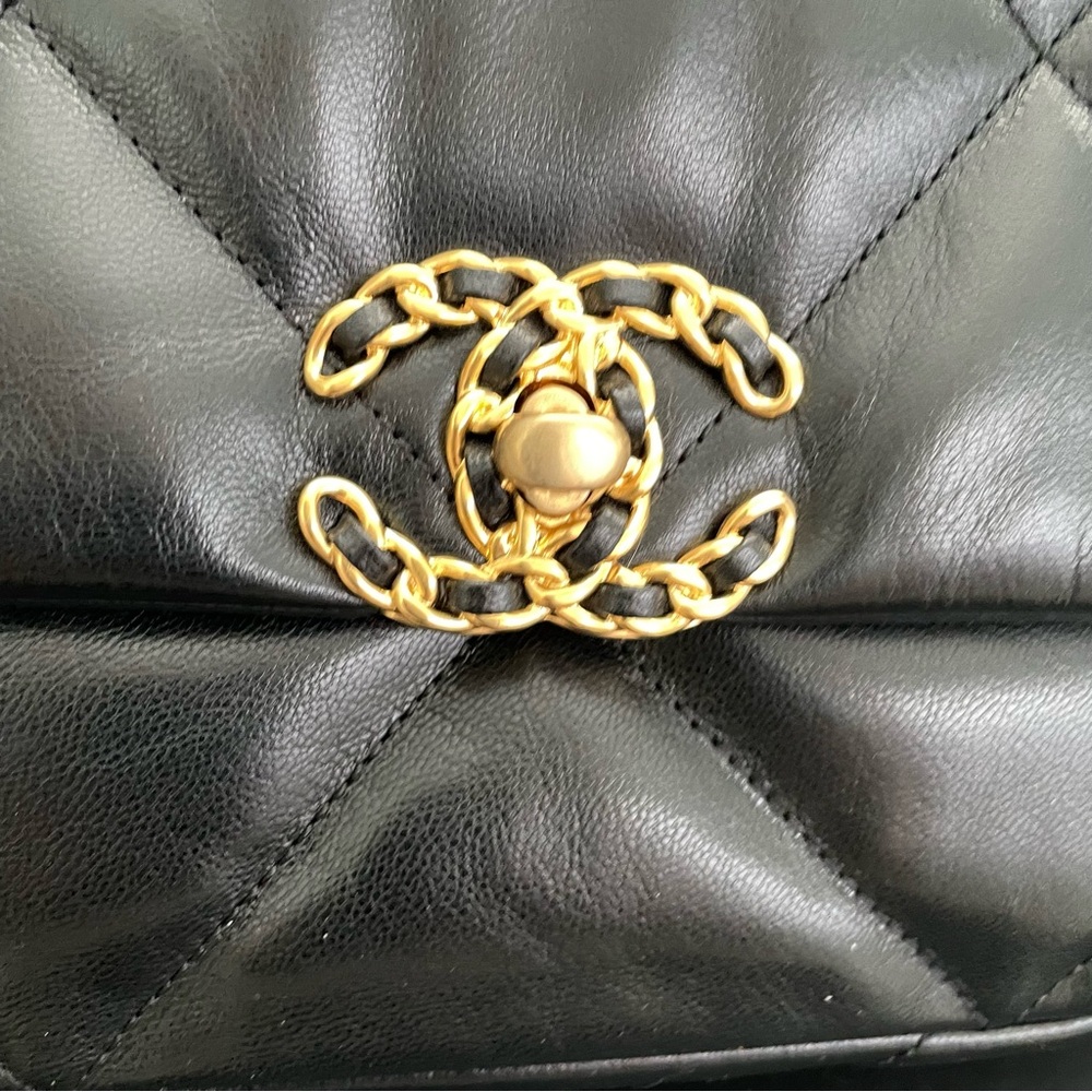 Chanel Medium 19 20S Flap Bag Black Goatskin BRAND NEW PRISTINE - Picture 3 of 11